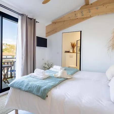 Couette-café Surf D'hotes *
