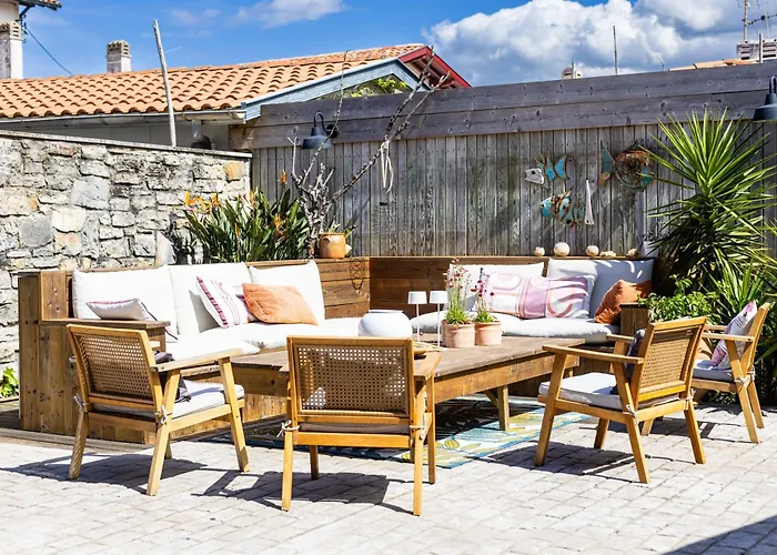 לינה וארוחת בוקר Surf D'hotes 3*