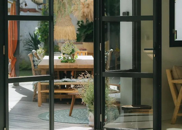 Surf D'hotes לינה וארוחת בוקר 3*